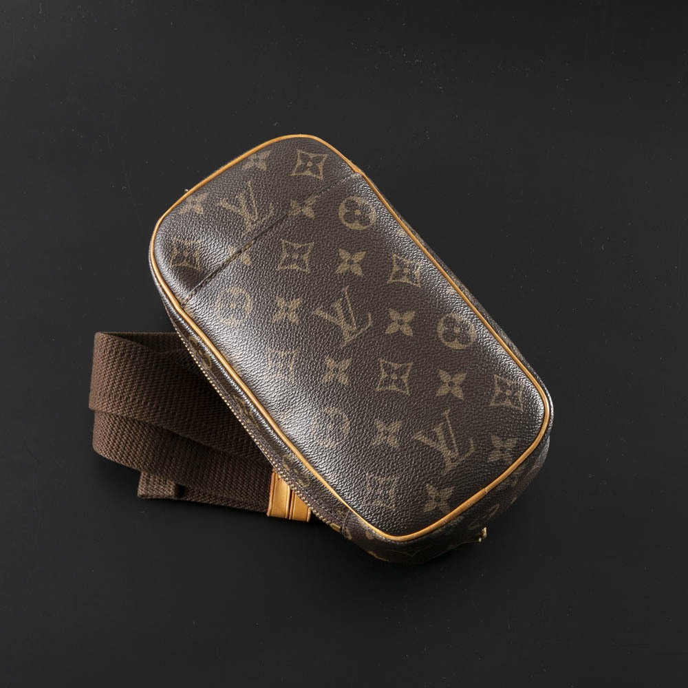 レディースLOUISVUITTON　ウエストポーチ