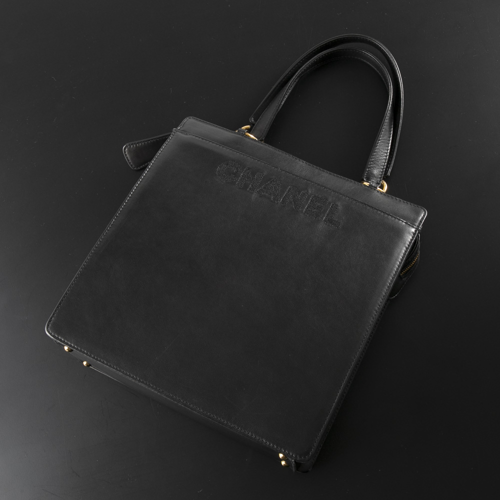 ヴィンテージ・中古】シャネル CHANEL ロゴ型押し縦トートバッグ 