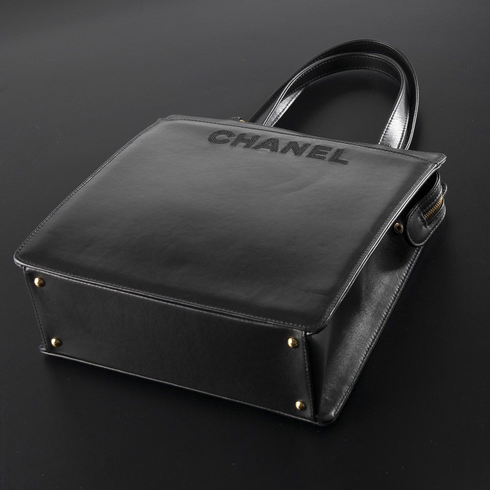 ヴィンテージ・中古】シャネル CHANEL ロゴ型押し縦トートバッグ 