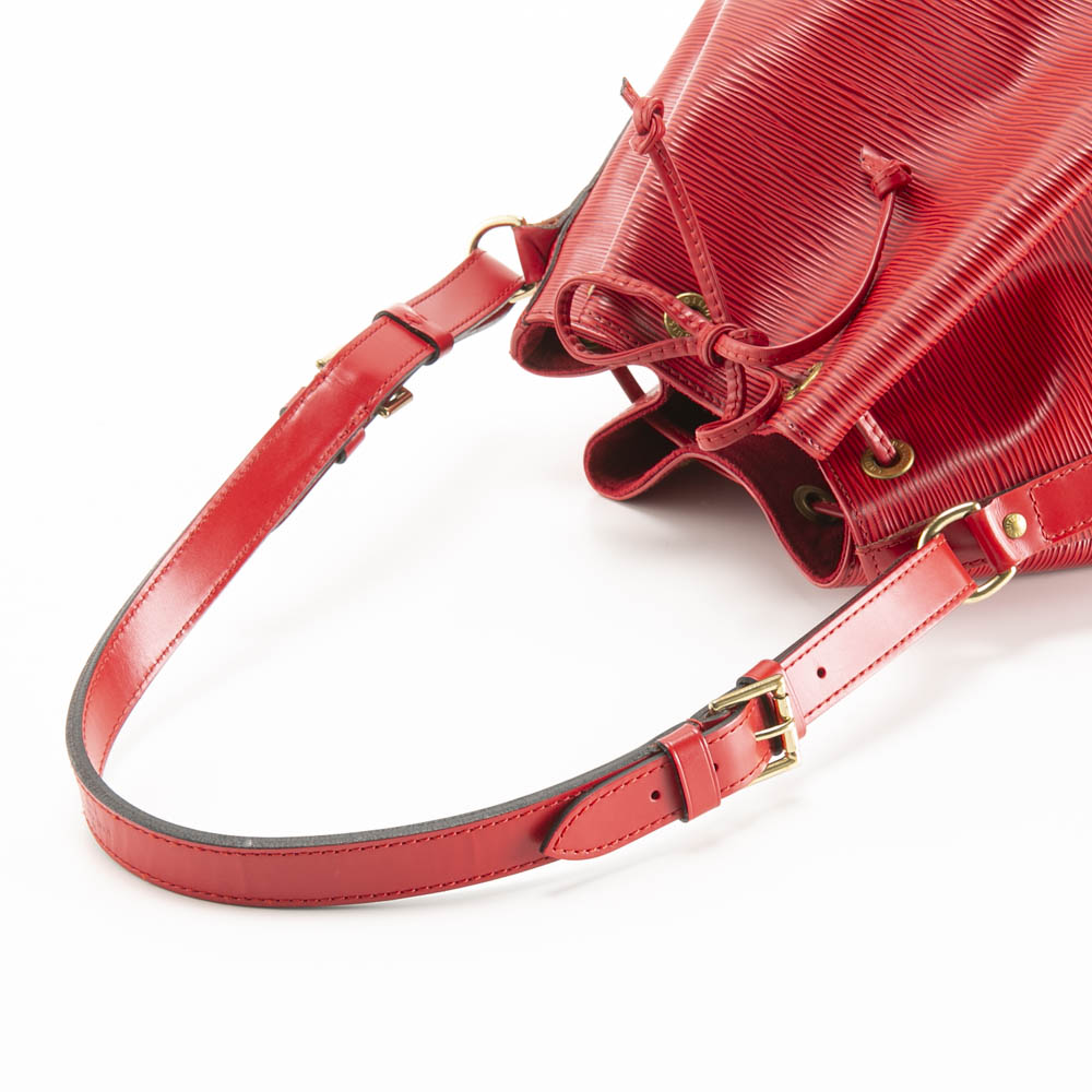 【ヴィンテージ・中古】ルイ･ヴィトン LOUIS VUITTON ショルダーバッグ エピ プチノエ M44107【FITHOUSE ONLINE SHOP】