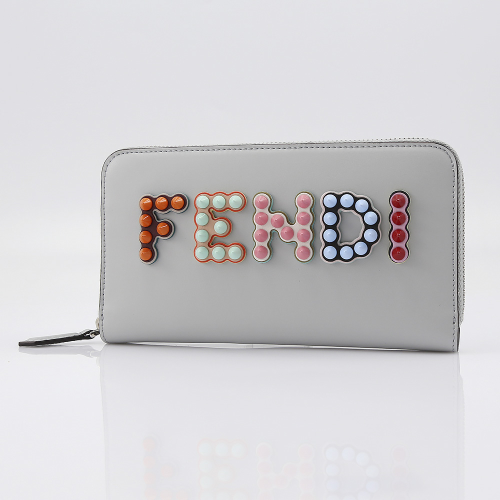 フェンディ FENDI マルチスタッズラウンド長財布 8M0299-A13J 
