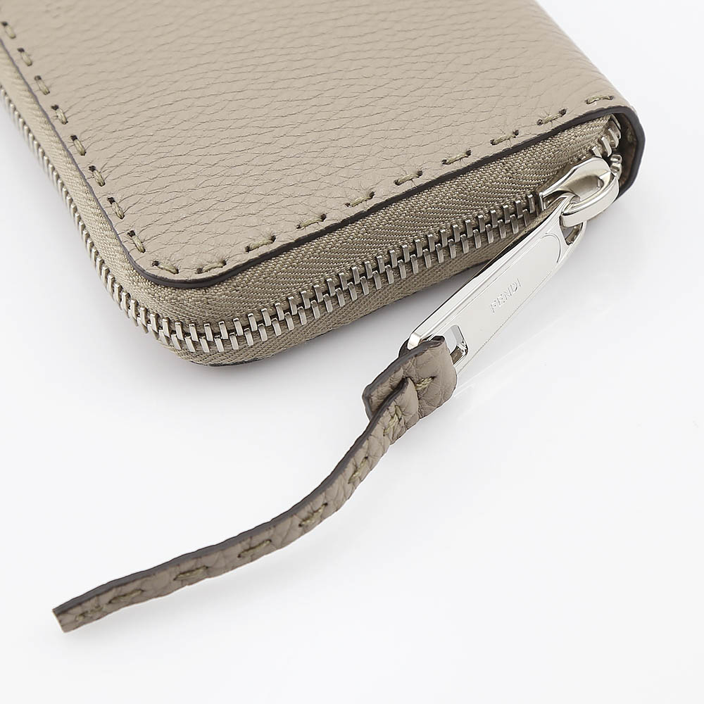 FENDI フェンディ SELLERIAカーフレザーラウンド長 8M0374-SFR/F04Y9 ベージュ【FITHOUSE ONLINE SHOP】