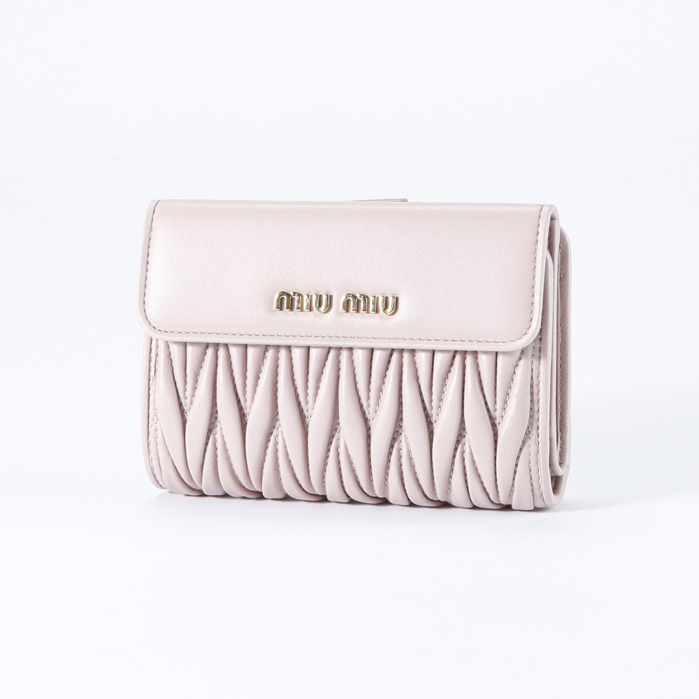 ミュウミュウ Miumiu Matelasse 三つ折り財布 5ml225 N Fithouse Online Shop フィットハウス公式オンラインショップ Fit House Online Shop