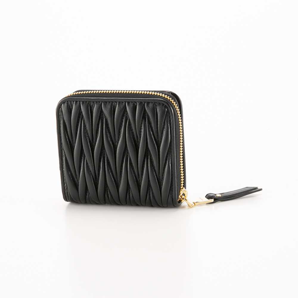 ミュウミュウ miumiu 折り財布 MATELASSE マトラッセ 5ML522 2FPP【FITHOUSE ONLINE SHOP】