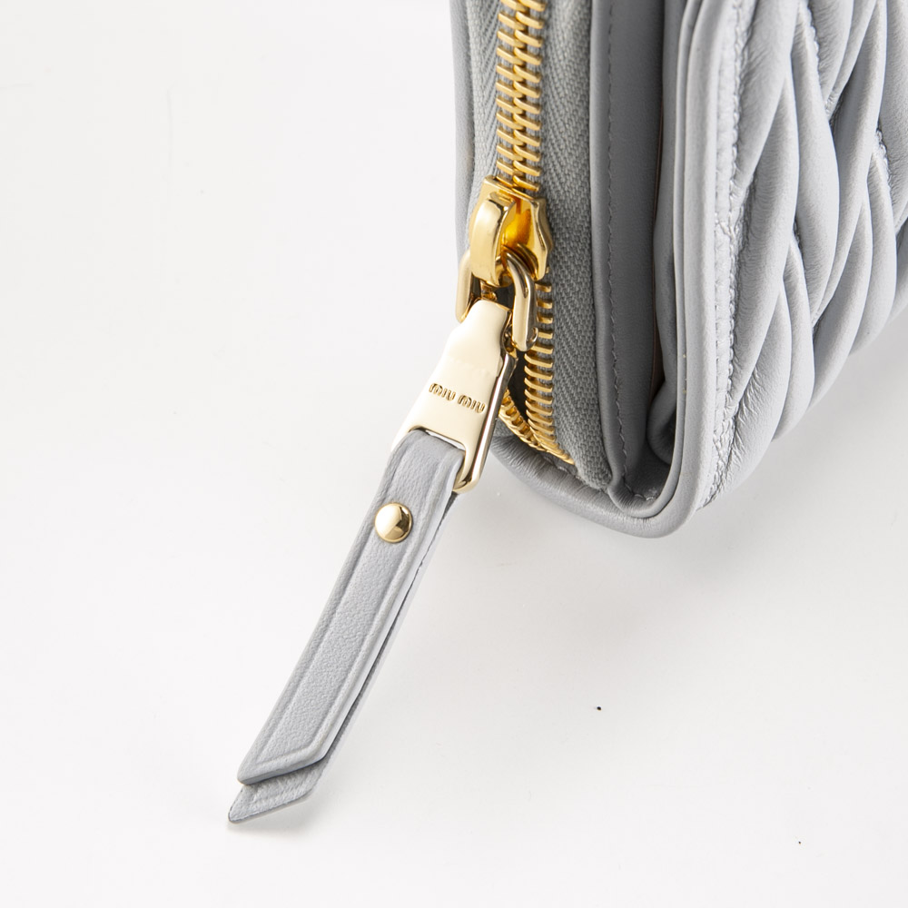ミュウミュウ miumiu 折り財布 MATELASSE マトラッセ 5ML522 2FPP【FITHOUSE ONLINE SHOP】