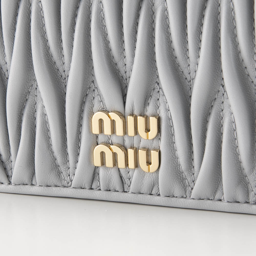 ミュウミュウ miumiu 折り財布 MATELASSE マトラッセ 5MV204 2FPP
【FITHOUSE ONLINE SHOP】