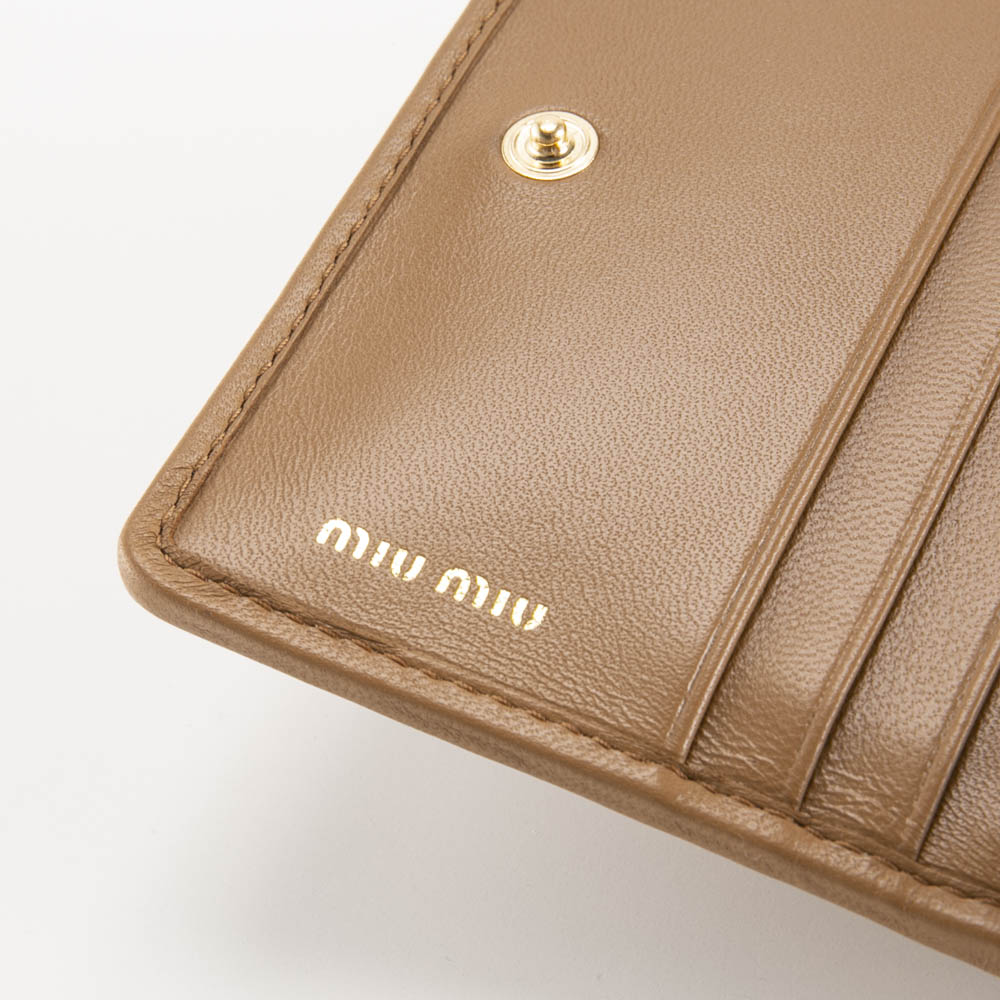 ミュウミュウ miumiu 折り財布 MATELASSE マトラッセ 5MV204 2FPP【FITHOUSE ONLINE SHOP】