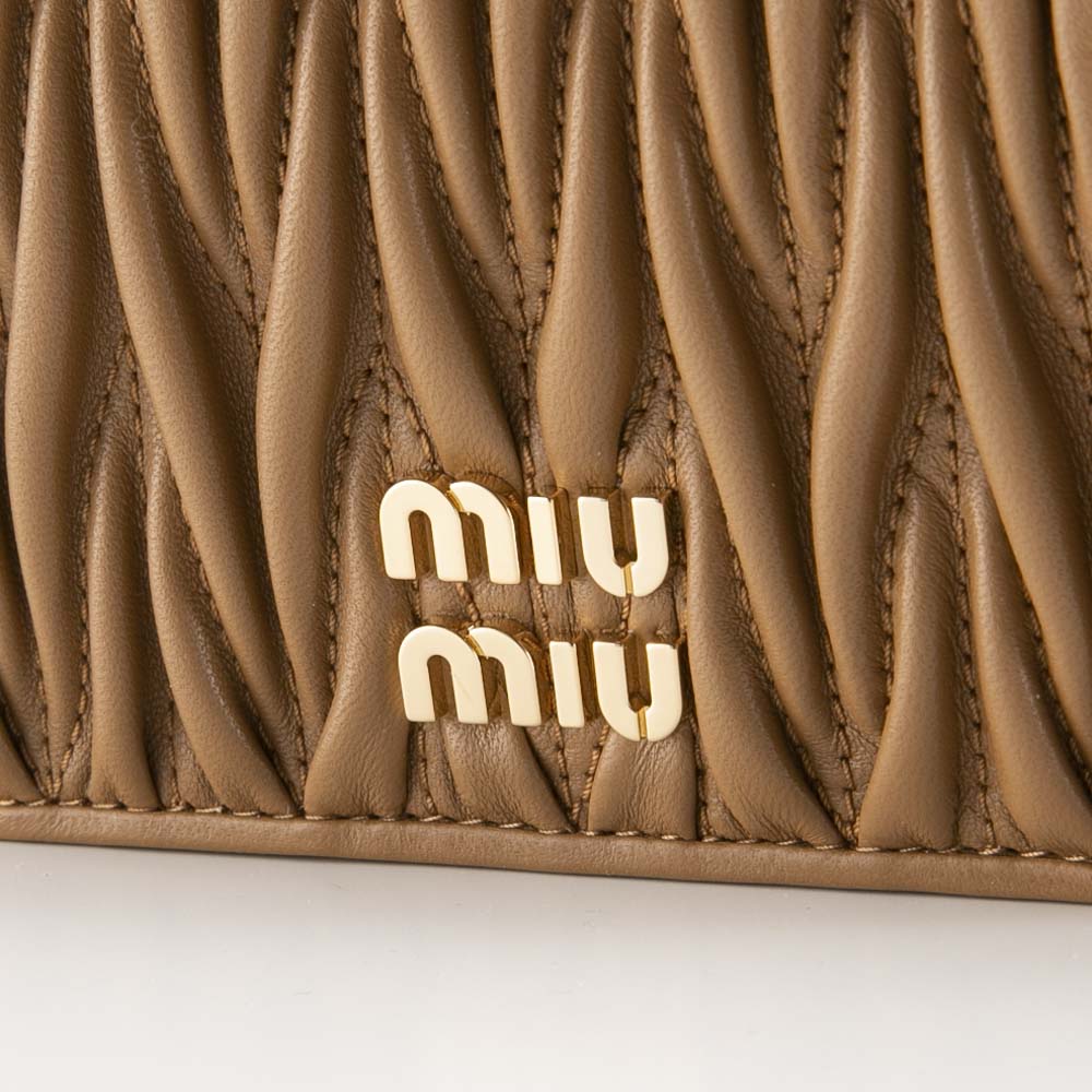 ミュウミュウ miumiu 折り財布 MATELASSE マトラッセ 5MV204 2FPP【FITHOUSE ONLINE SHOP】