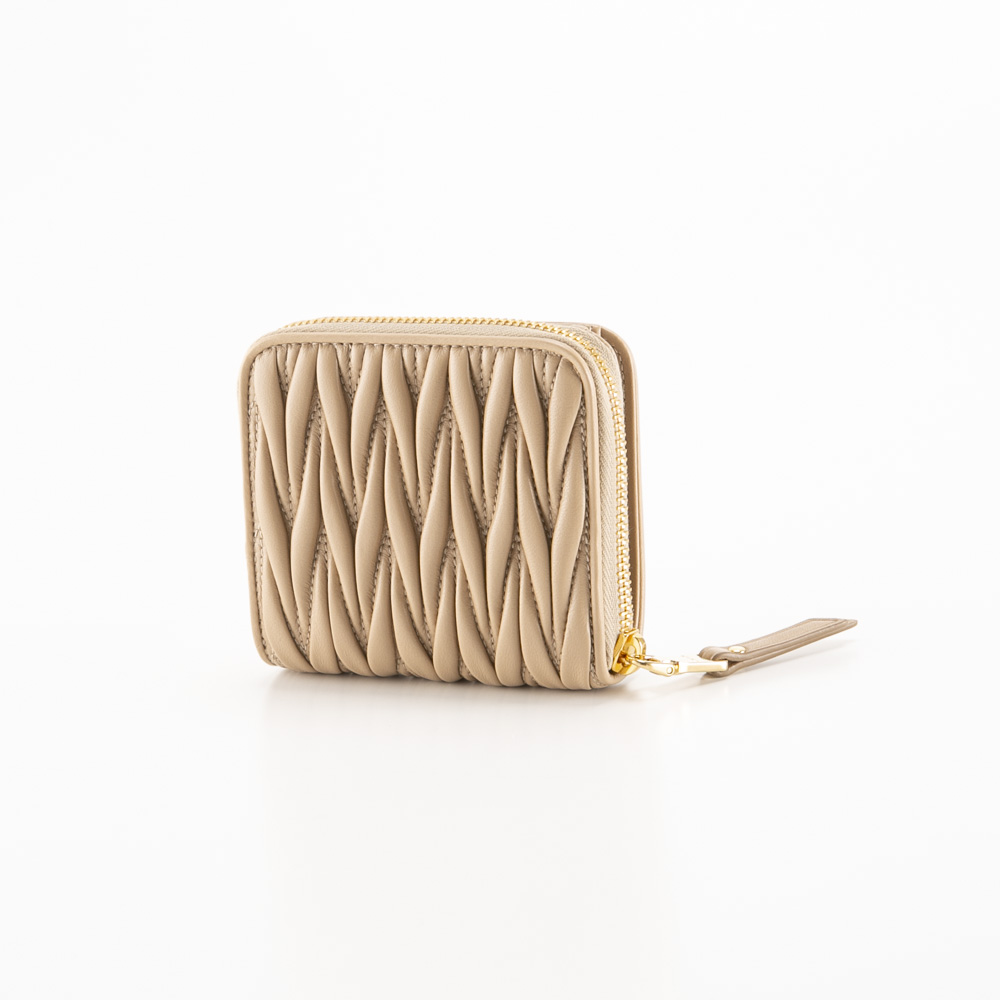 ミュウミュウ miumiu 折り財布 MATELASSE マトラッセ 5ML522 2FPP【FITHOUSE ONLINE SHOP】