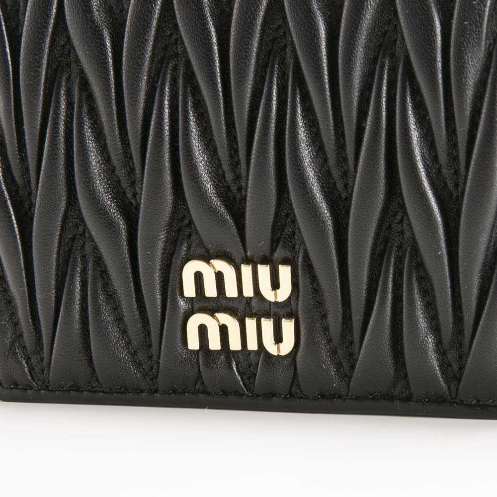 ミュウミュウ miumiu 折り財布 MATELASSE マトラッセ 5MV204 AFPP【FITHOUSE ONLINE SHOP】