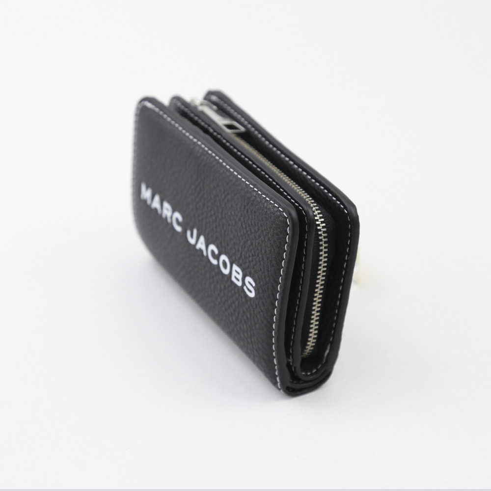マークジェイコブス MARCJACOBS 折財布 TEXTURED TAG中間L字Ｆ M0014869 001-BK ブラック【FITHOUSE ONLINE SHOP】