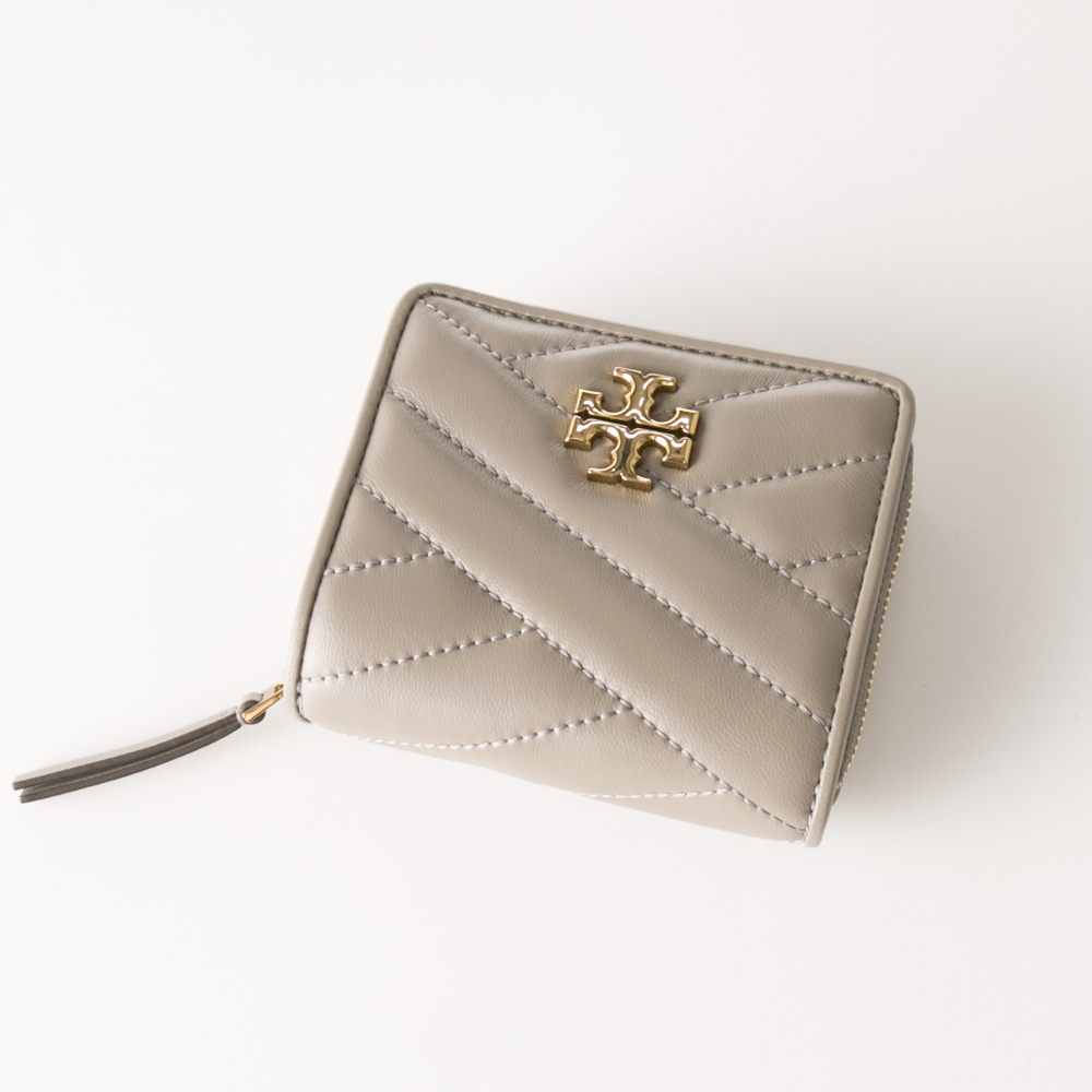 トリーバーチ TORY BURCH 折財布 KIRA CHEVRON折外RF小銭 56820【FITHOUSE ONLINE SHOP】