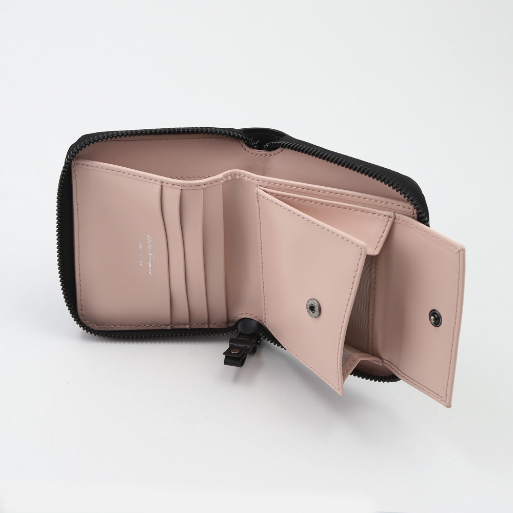 salvatoreferragamo フェラガモ  VARA RAINBOW折RF中小銭 D278-0691235/NERO ブラック【FITHOUSE ONLINE SHOP】