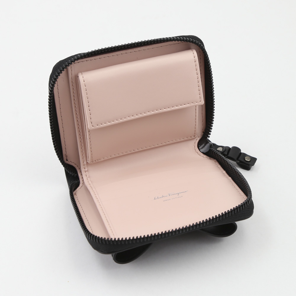 salvatoreferragamo フェラガモ  VARA RAINBOW折RF中小銭 D278-0691235/NERO ブラック【FITHOUSE ONLINE SHOP】