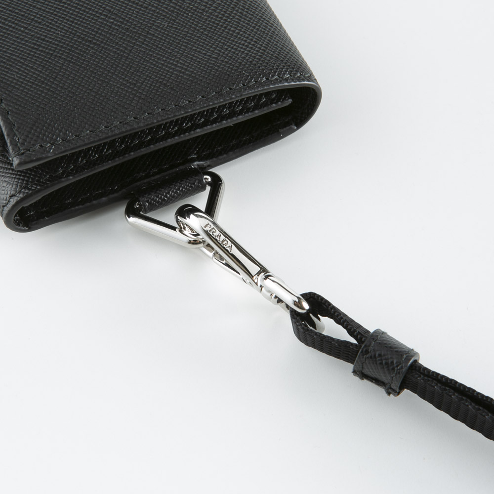 プラダ PRADA カードケース SAFFIANO TRIANGOLO 三折 TINY ストラップ付/NERO 2MR036-QHH【FITHOUSE ONLINE SHOP】