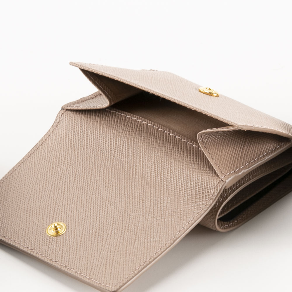 プラダ PRADA SAFFIANO TRIANGOLO TINY 三つ折り財布 1MH042 QHH【FITHOUSE ONLINE SHOP】