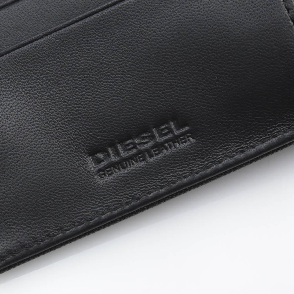 ディーゼル DIESEL 折財布 BARCOD/HIRESH S折小銭付 X07161P0517【FITHOUSE ONLINE SHOP】