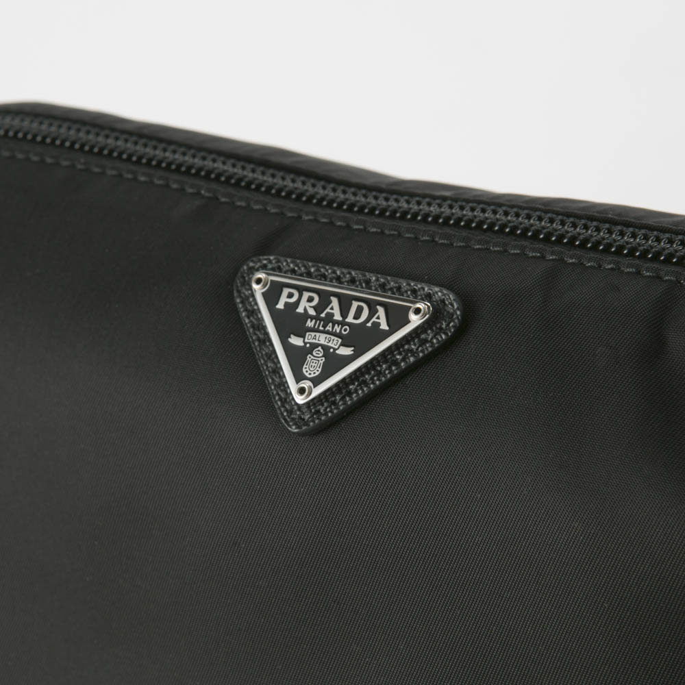 プラダ PRADA ストラップ付きポーチ ReNylon/NERO 1NE693-R067