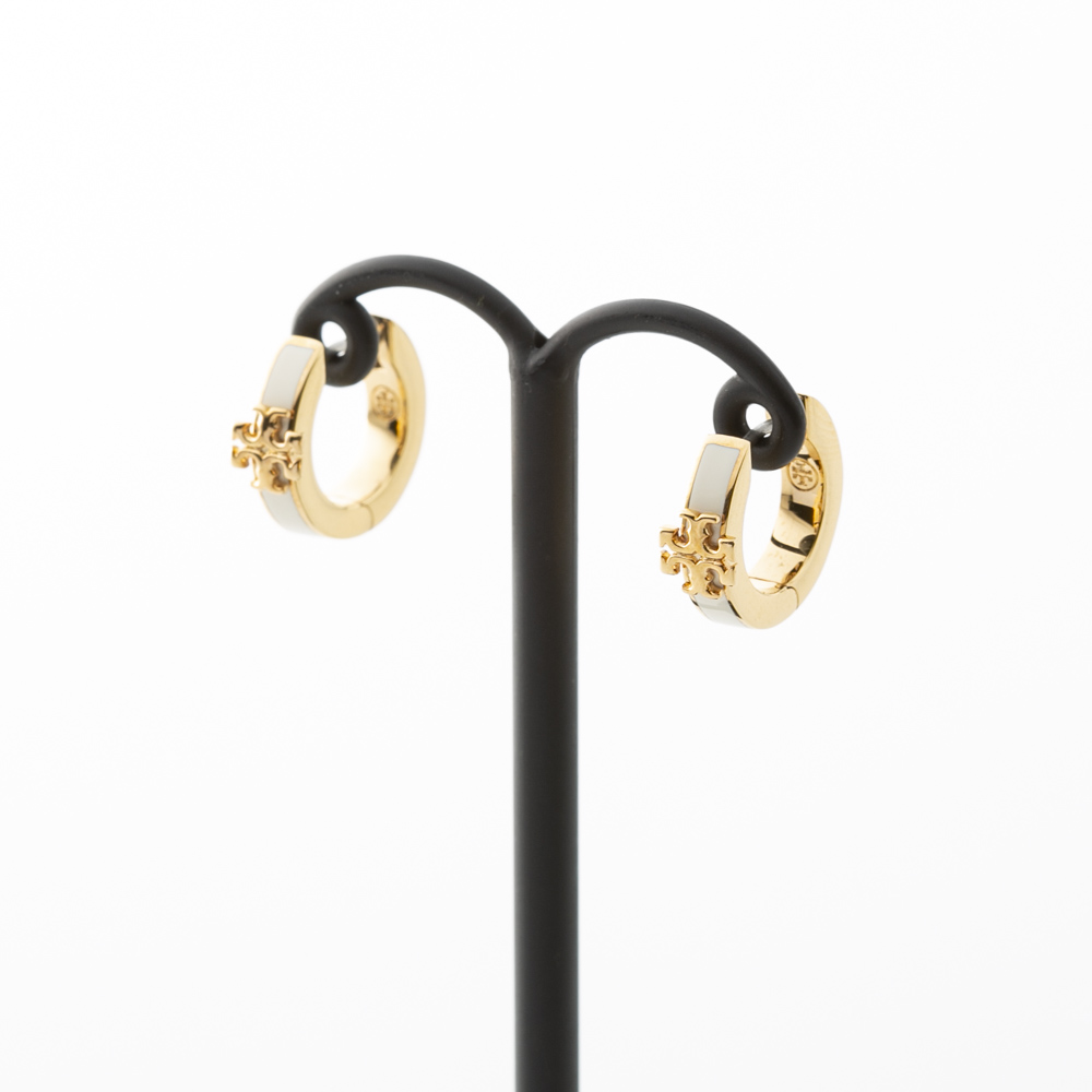 トリーバーチ TORY BURCH フープピアス KIRA ENAMEL HUGGIE EARRING キラ 155515-701【FITHOUSE ONLINE SHOP】