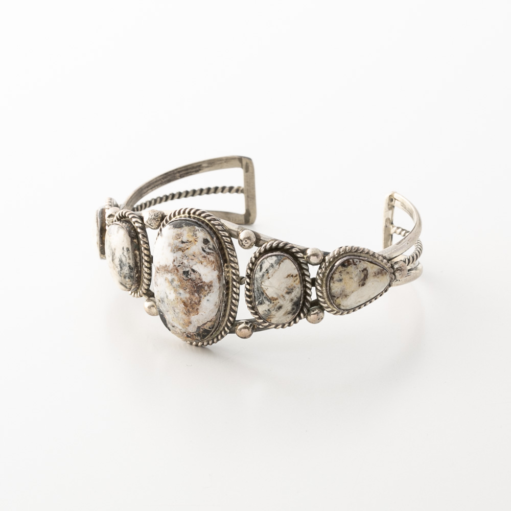 インディアンジュエリー ホワイトターコイズ ホワイトバッファロー バングル インディアンジュエリー ホワイトターコイズ バングル ホワイト